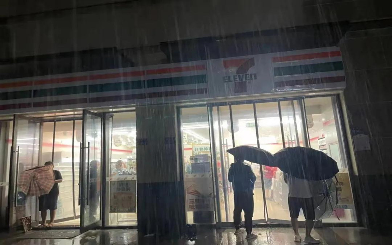 7-ELEVEN河南地區(qū)店鋪堅持便民營業(yè)