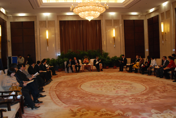 市外企協(xié)會(huì)召開(kāi)2010年會(huì)長(zhǎng)辦公會(huì)