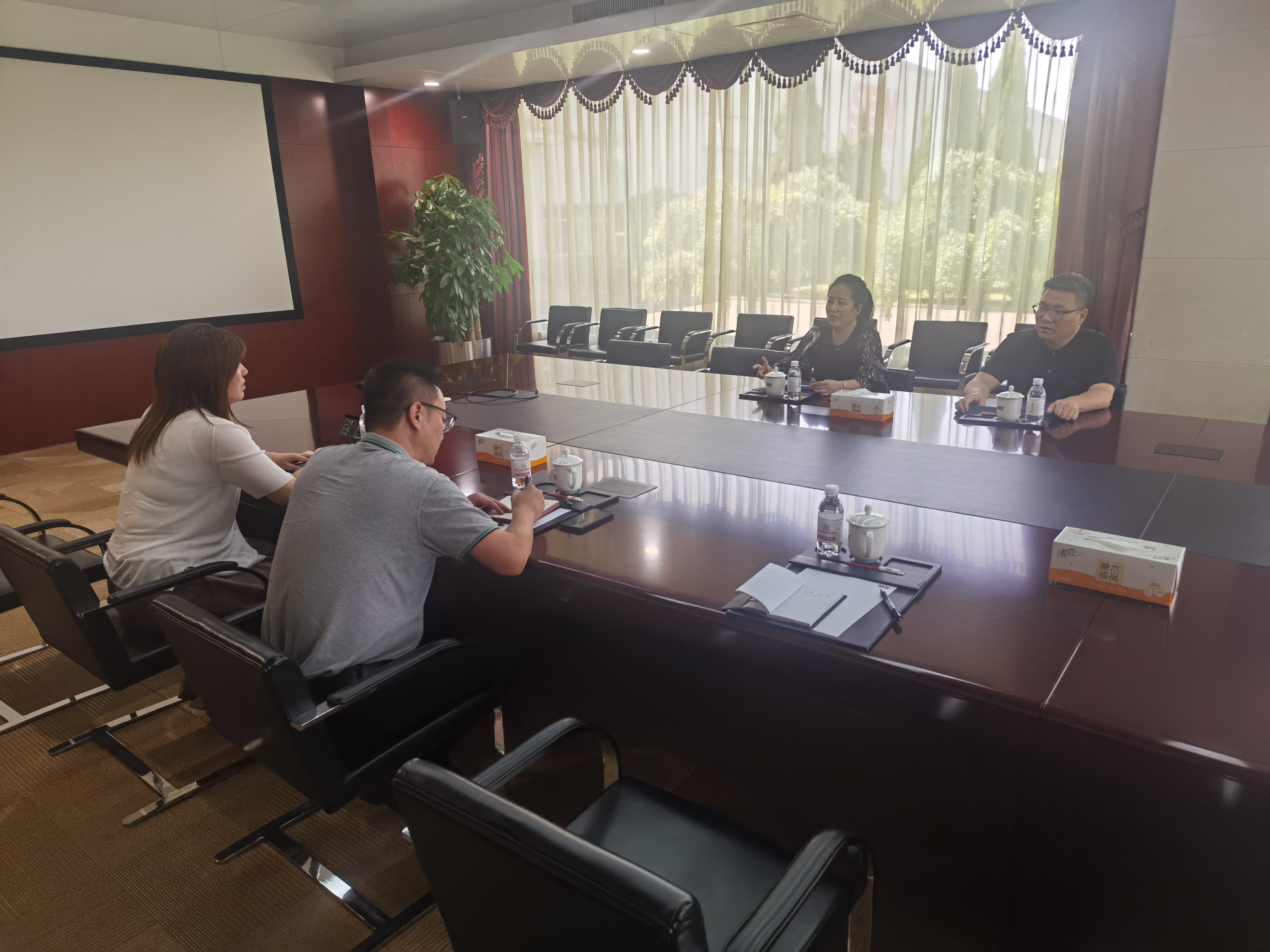 市外協(xié)會慰問走訪企業(yè)(圖3)